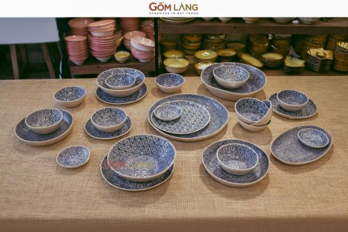 BỘ SƯU TẬP HOẠ GẤM TRÊN MEN: VẺ ĐẸP ĐỘC BẢN TỪ KỸ THUẬT 